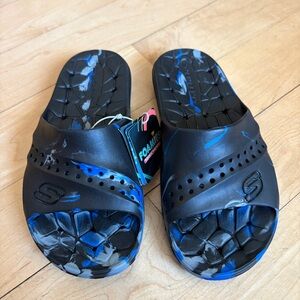 NEW Youth Size 3 Skechers Foamies Slide Sandals